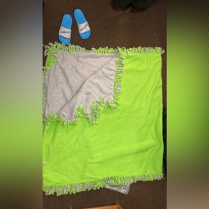 URGENT - Big Green/Grey Very Warm Blanket